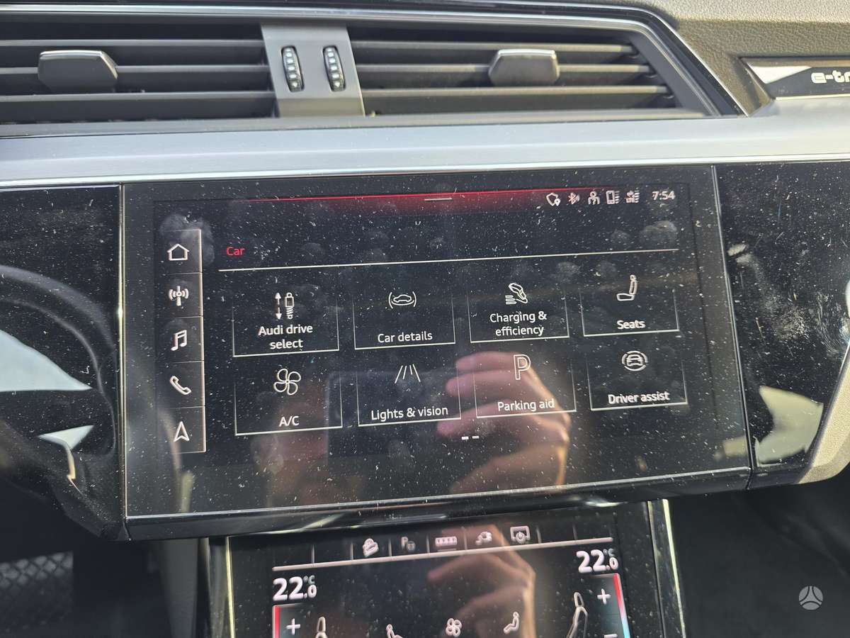 Audi e-tron, 95 kWh, off-road / crossover