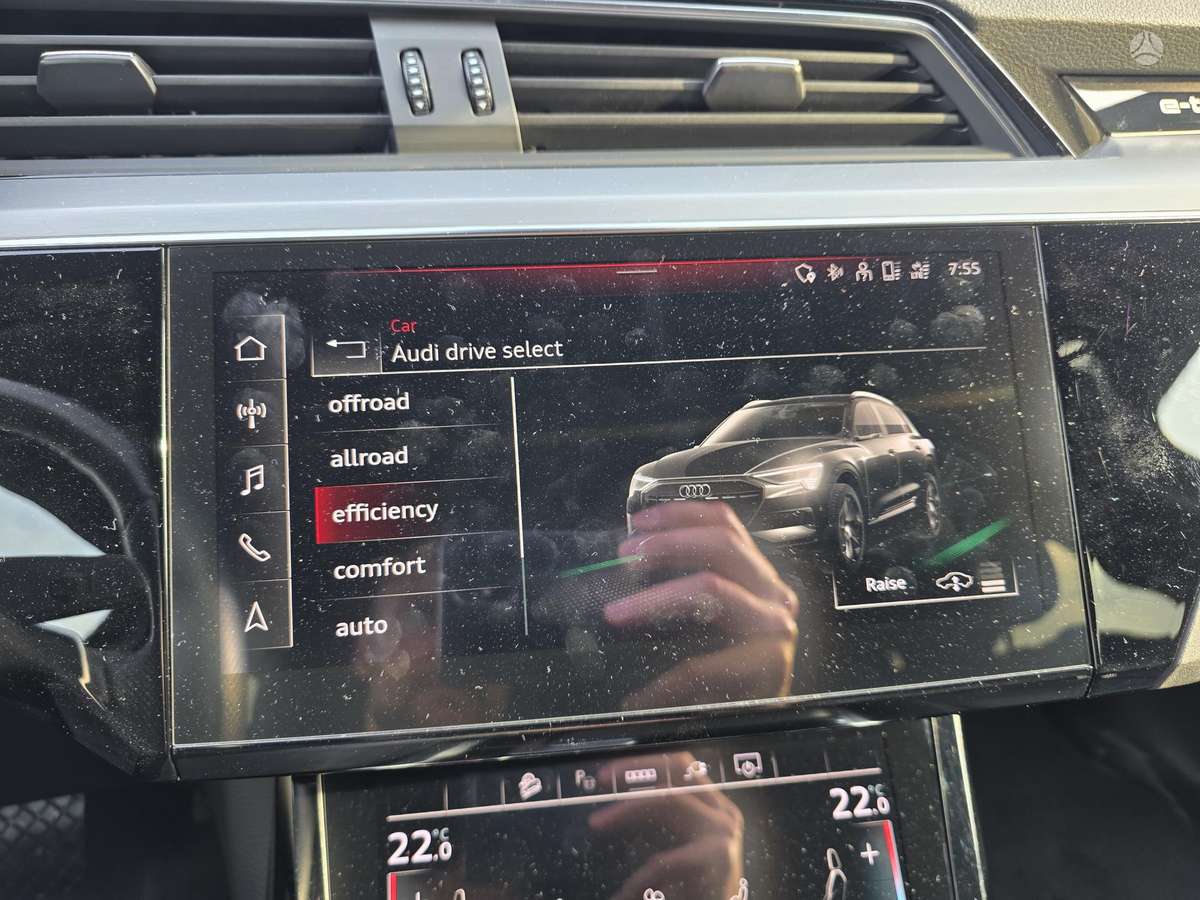 Audi e-tron, 95 kWh, off-road / crossover
