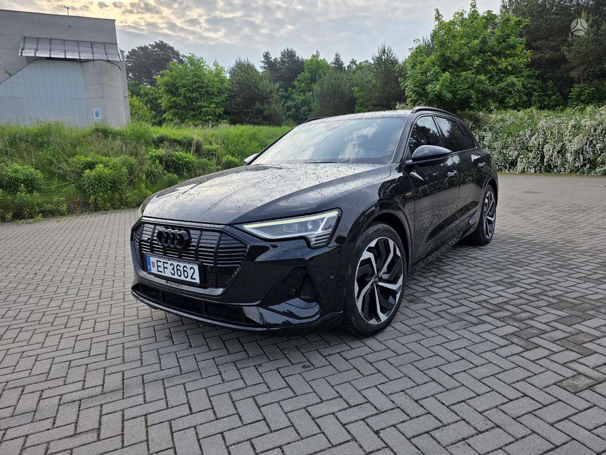 Audi e-tron, 95 kWh, off-road / crossover