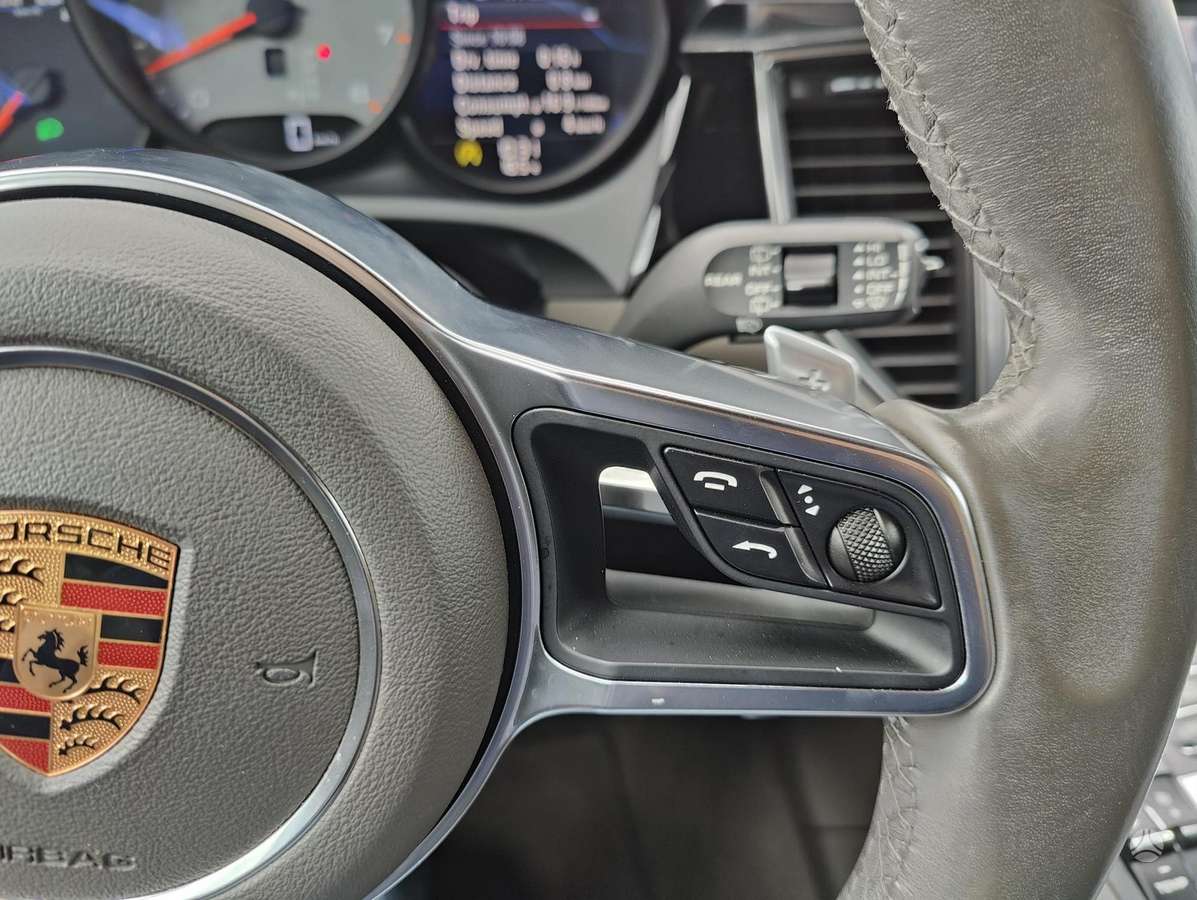 Porsche Macan - 10