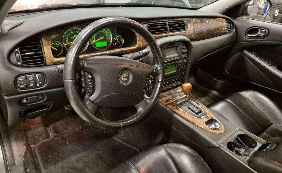 Jaguar S-Type dalimis