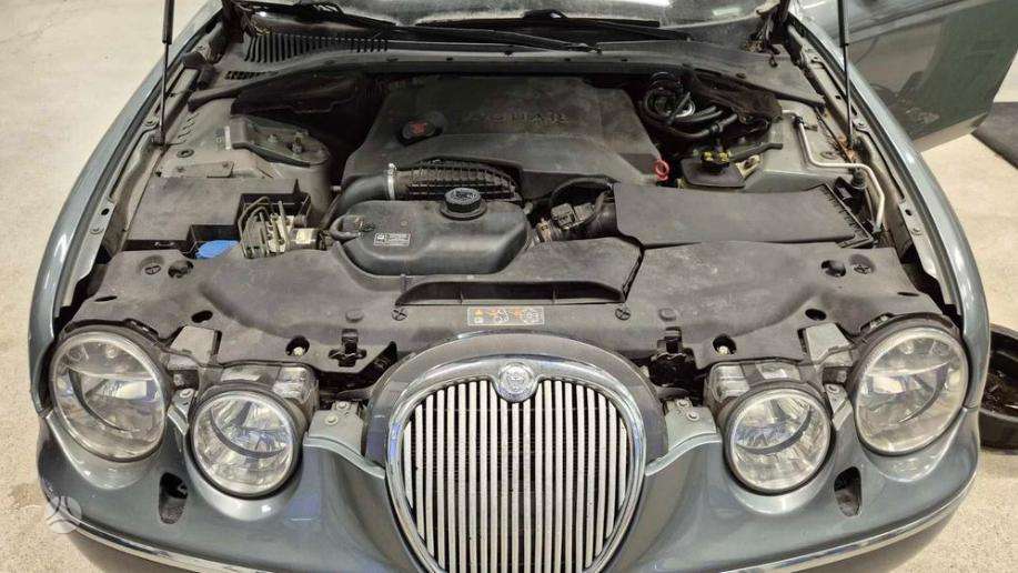 Jaguar S-Type dalimis