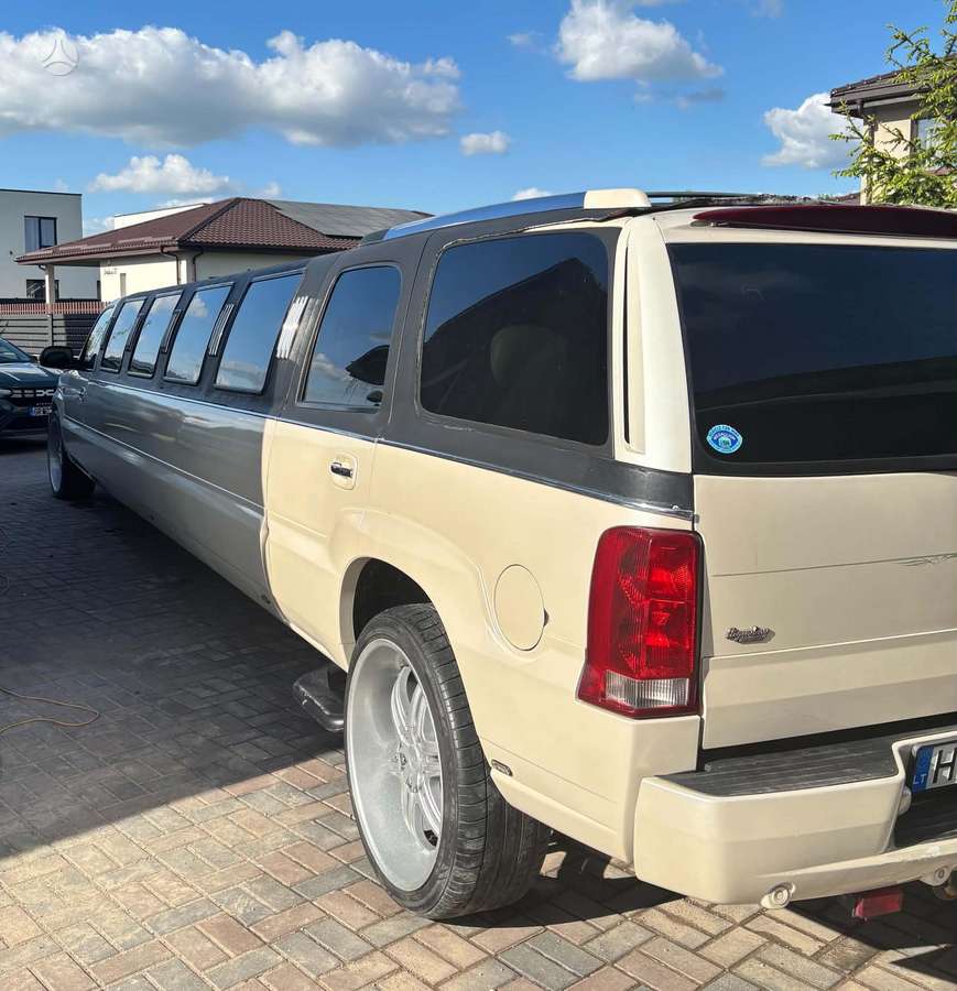 Cadillac Escalade, limousine