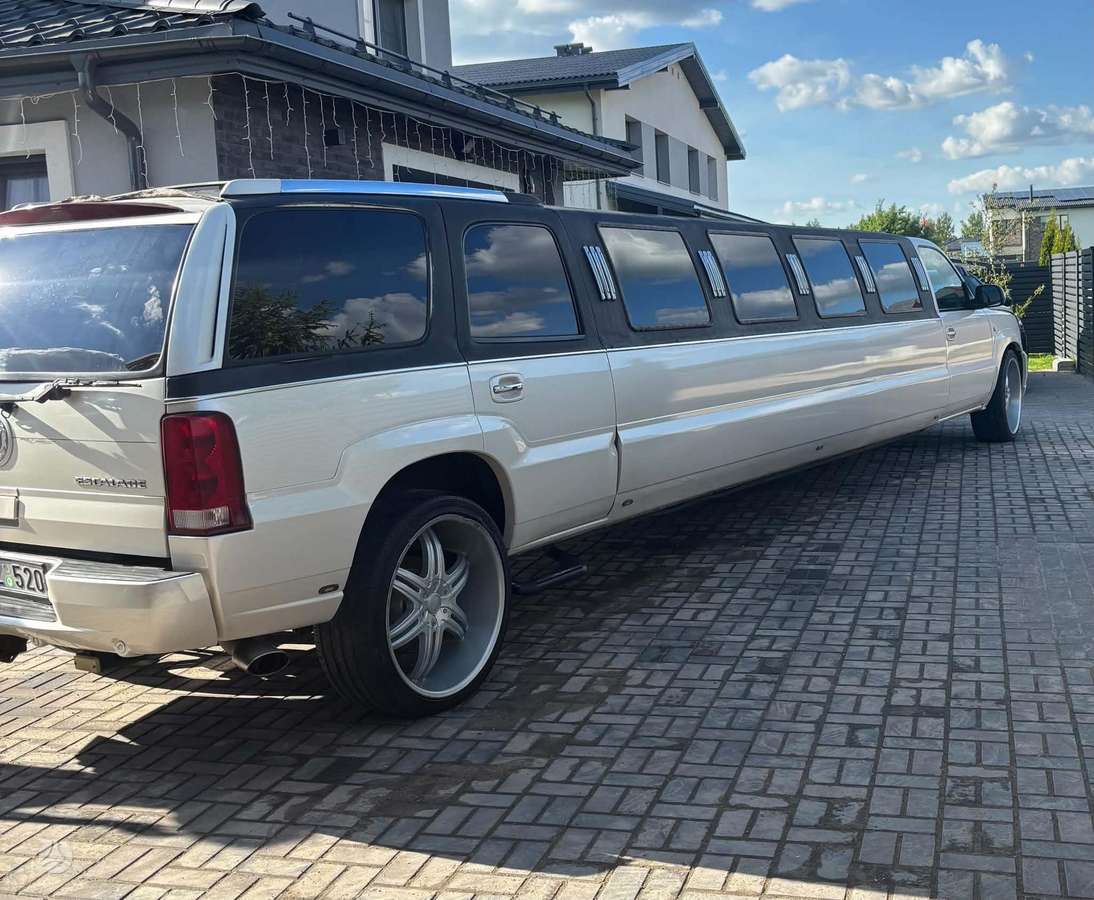 Cadillac Escalade, Лимузин