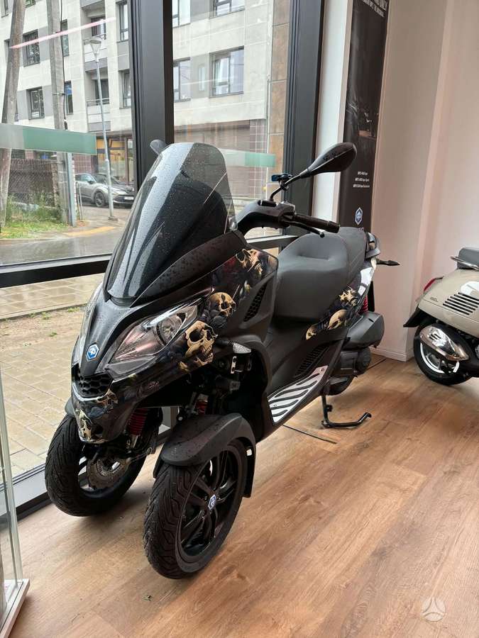 Piaggio MP3 310cc, trikes