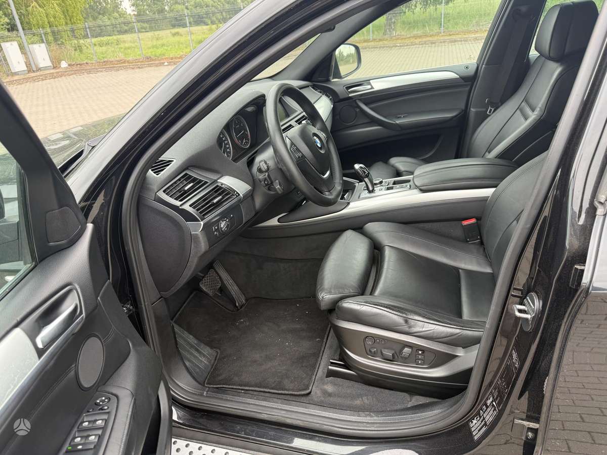 BMW X6, 3.0 l., off-road / crossover