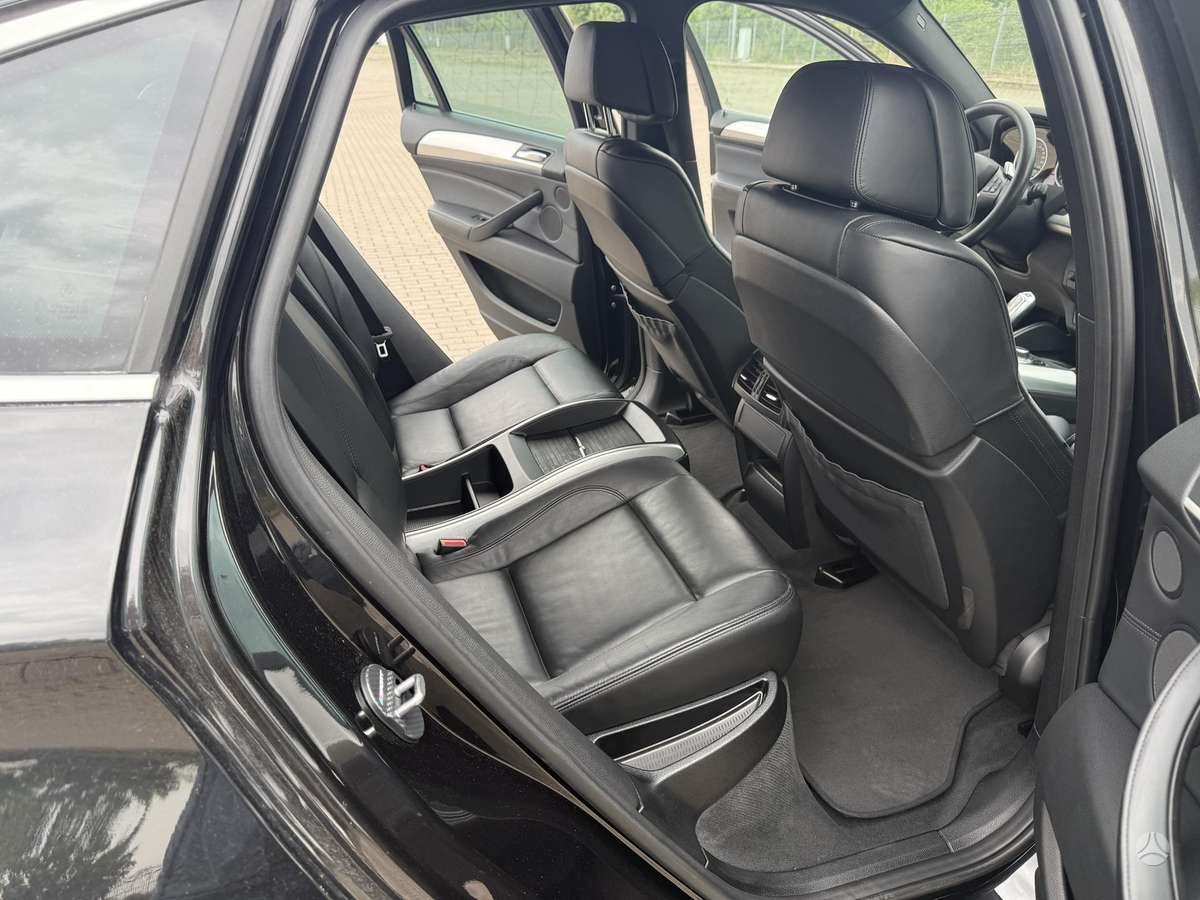 BMW X6, 3.0 l., off-road / crossover