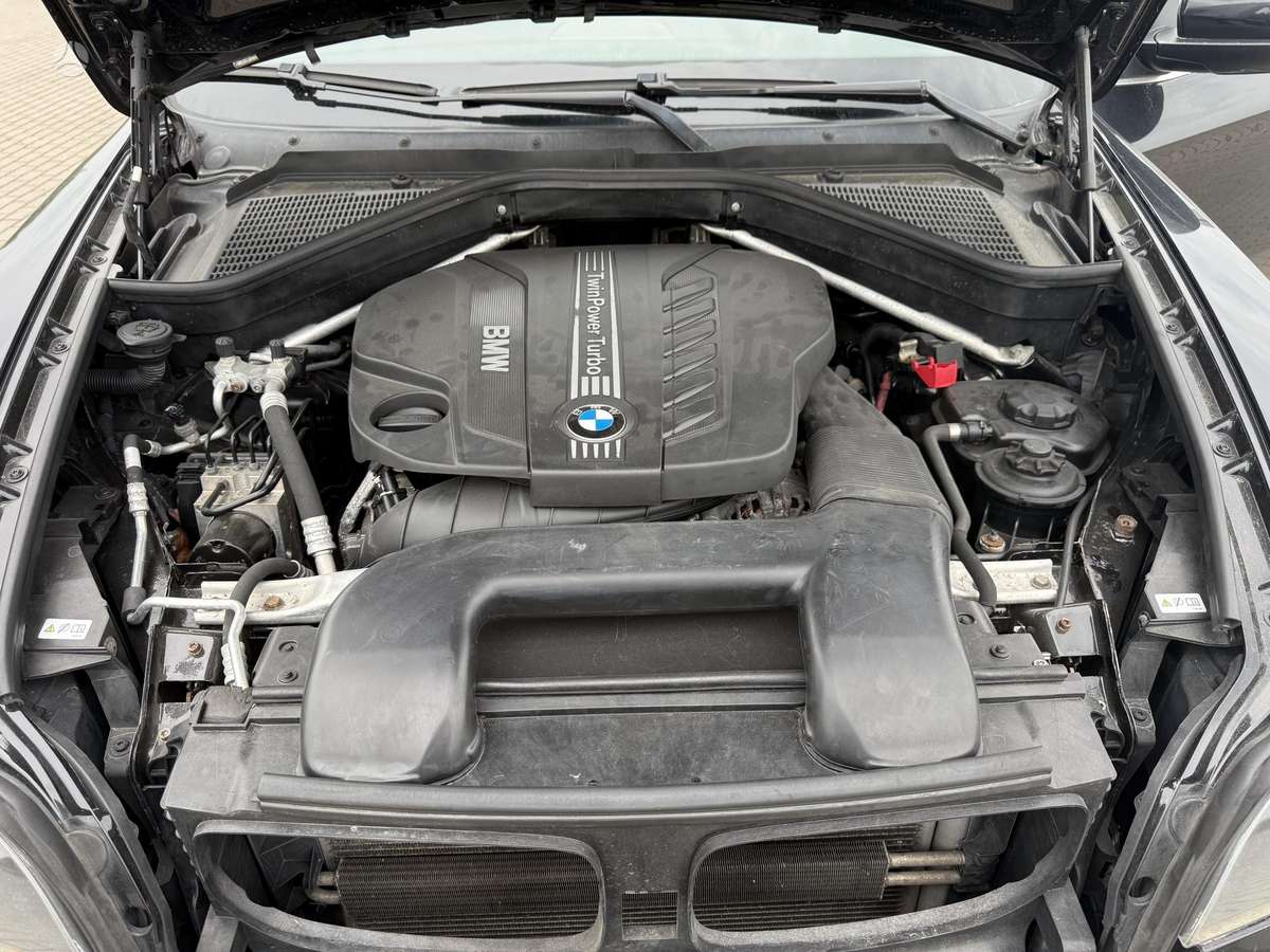 BMW X6, 3.0 l., off-road / crossover