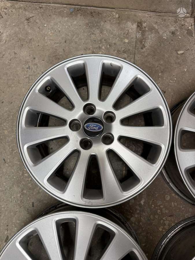 Volvo Ford, lengvojo lydinio, R16