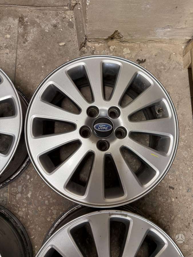 Volvo Ford, lengvojo lydinio, R16