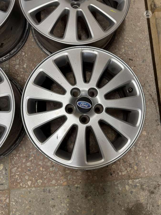 Volvo Ford, lengvojo lydinio, R16