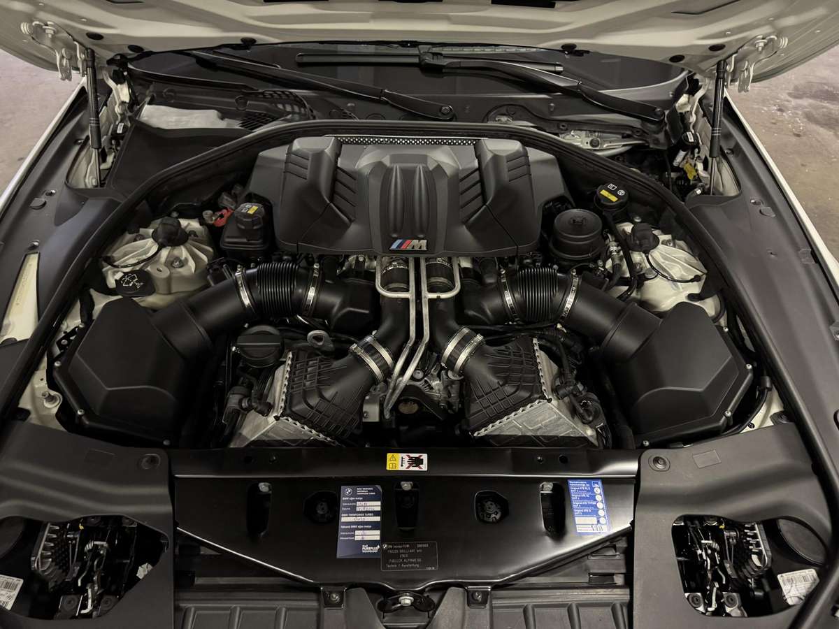 BMW M6, 4.4 l., Седан