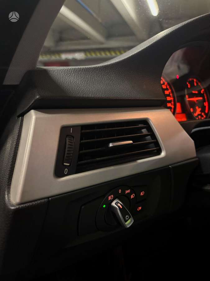 BMW 320, 2.0 l., wagon