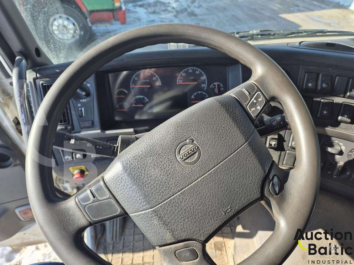 Volvo FM9, самосвалы