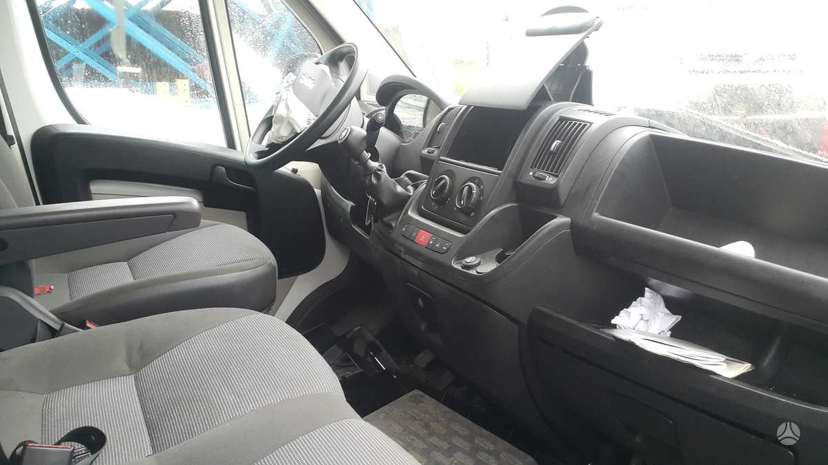 Peugeot Boxer, preču
