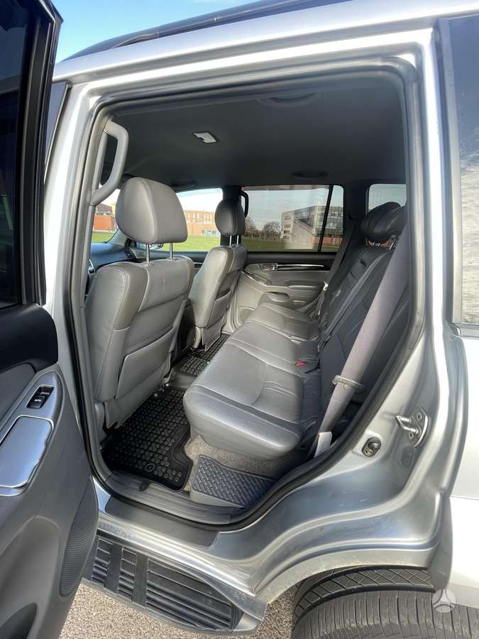 Toyota Land Cruiser - 12