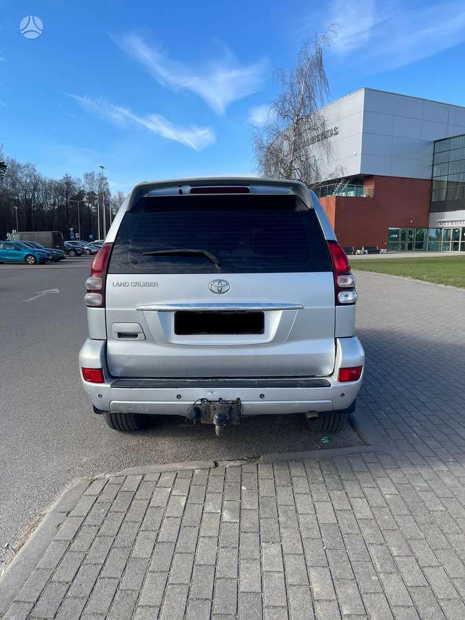 Toyota Land Cruiser - 4