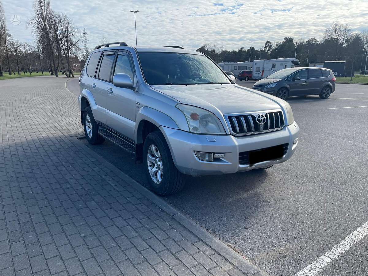 Toyota Land Cruiser - 7