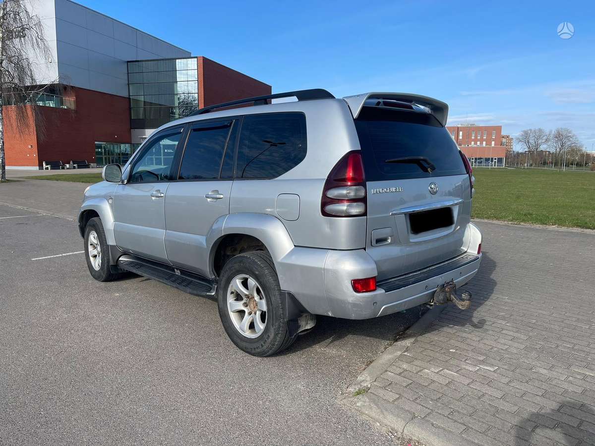 Toyota Land Cruiser - 3