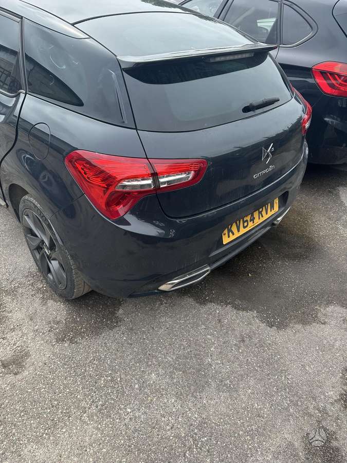 Citroen DS5 dalimis. Detaliu pristatymas