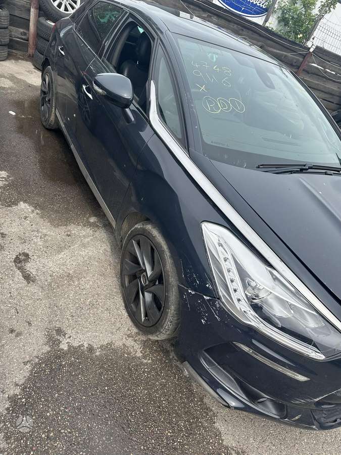 Citroen DS5 dalimis. Detaliu pristatymas