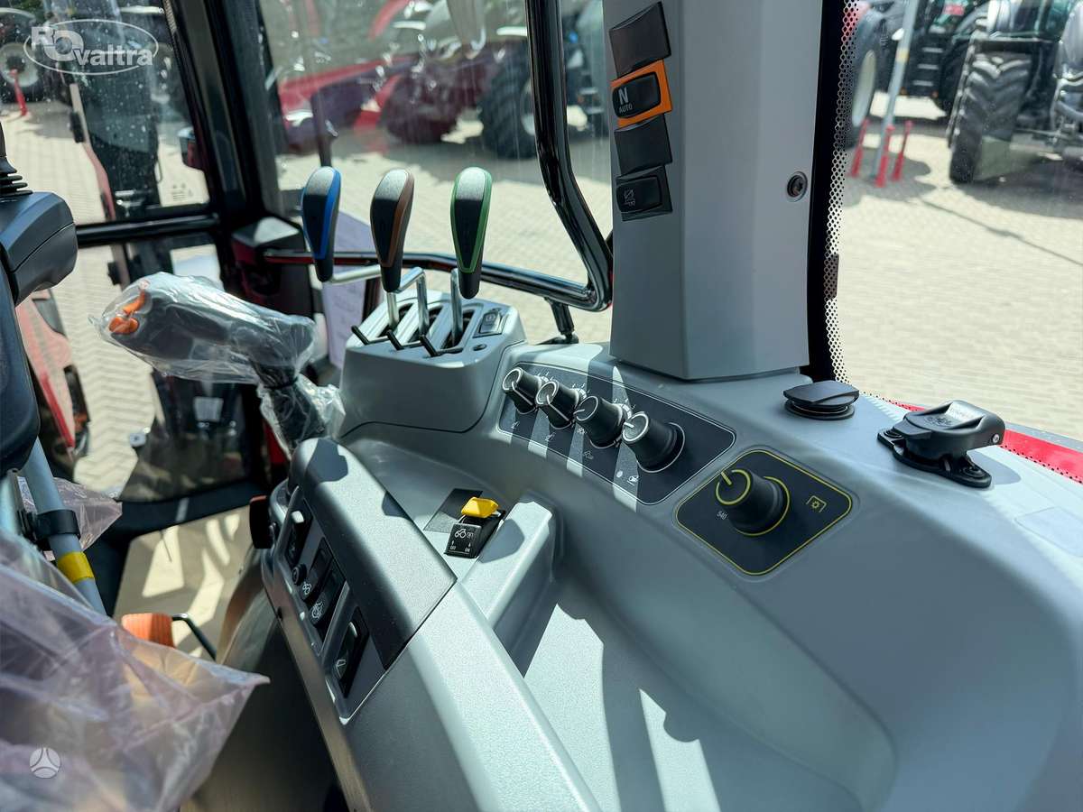 Valtra A115, traktori