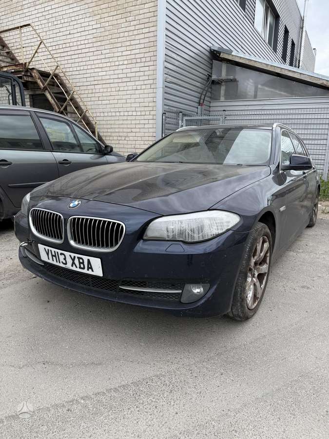 BMW 520, universalas