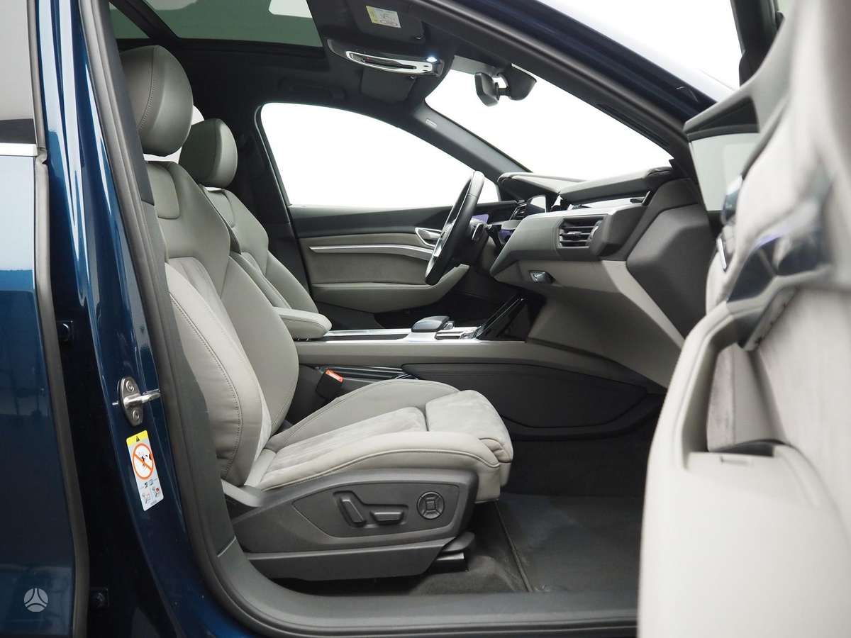 Audi e-tron, visureigis / krosoveris