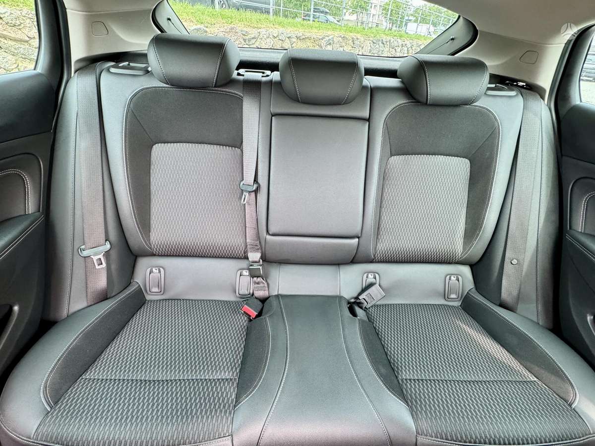 Opel Insignia, 1.5 l., hatchback