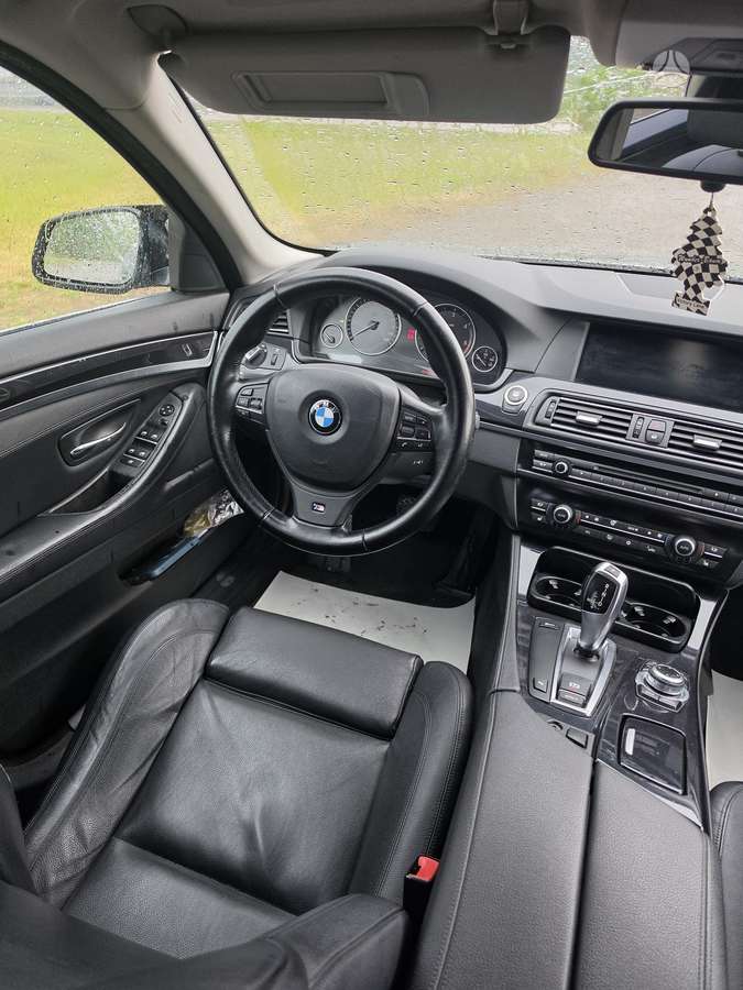 BMW 520, universalas