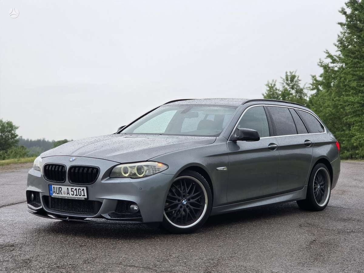 BMW 520, universalas