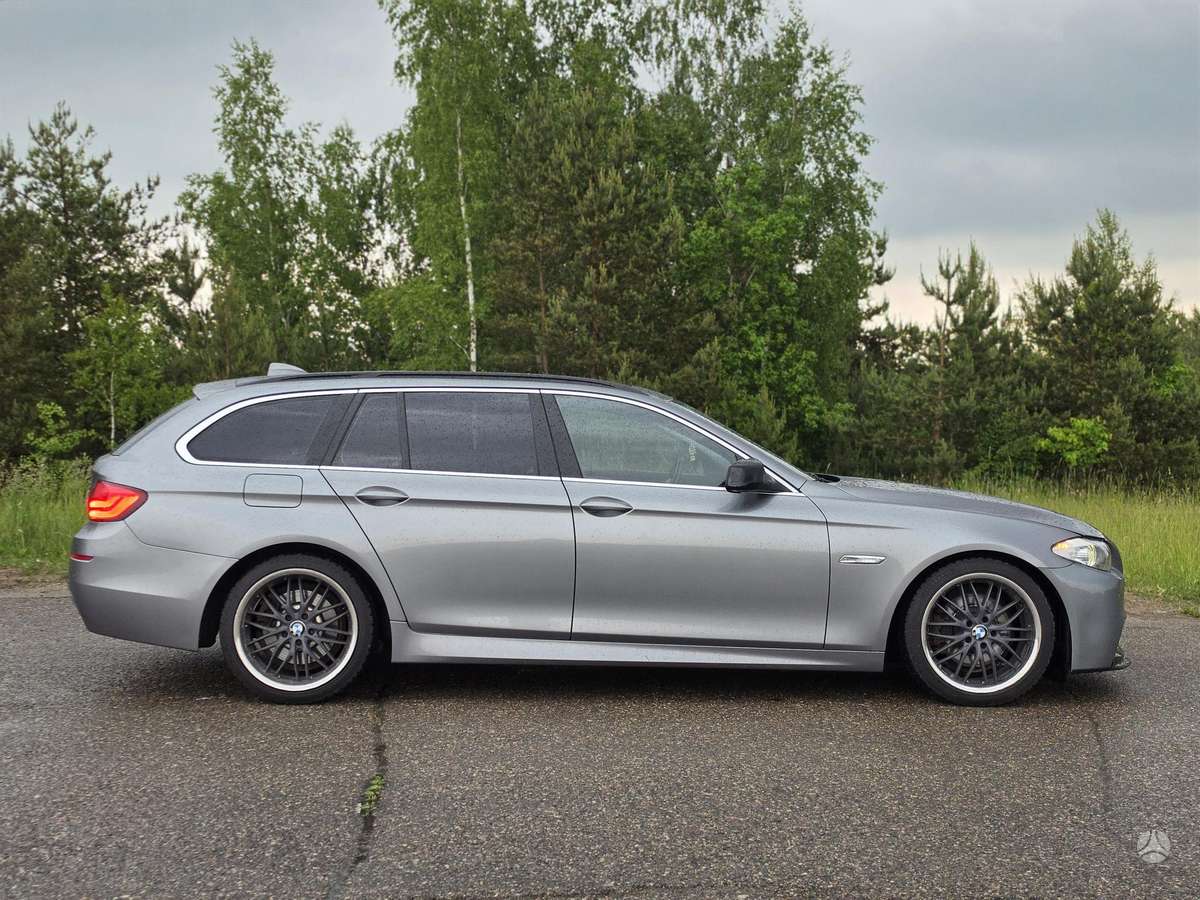 BMW 520, universalas