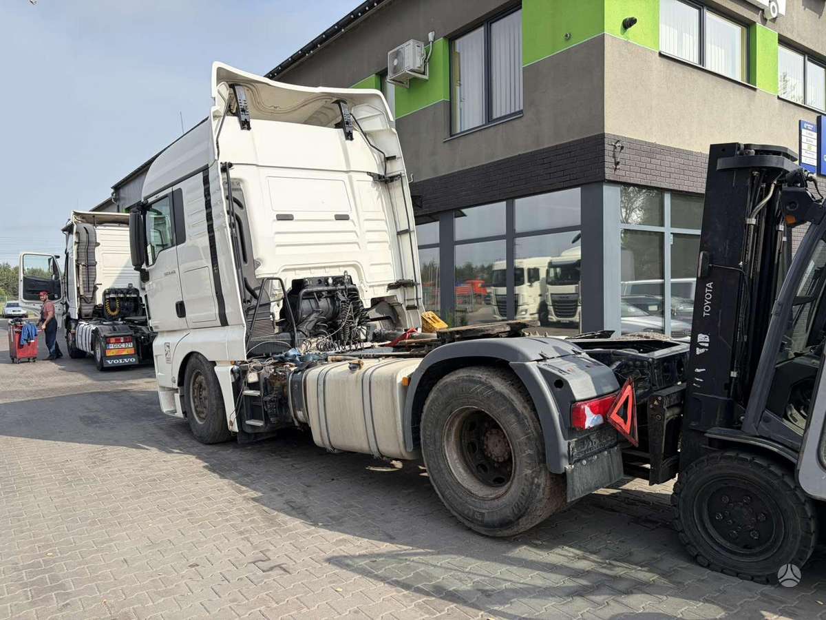 MAN TGX, semi-trailer trucks