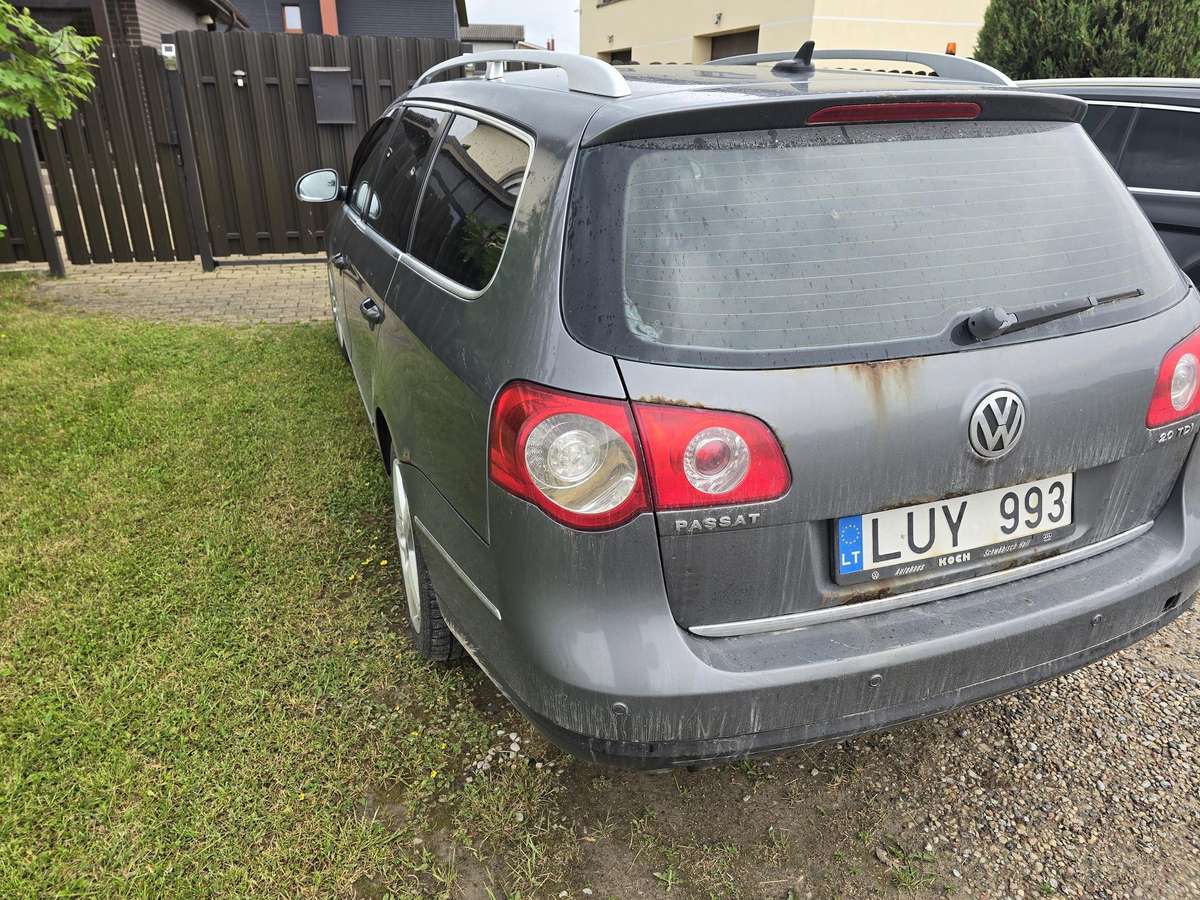 Volkswagen Passat - 11