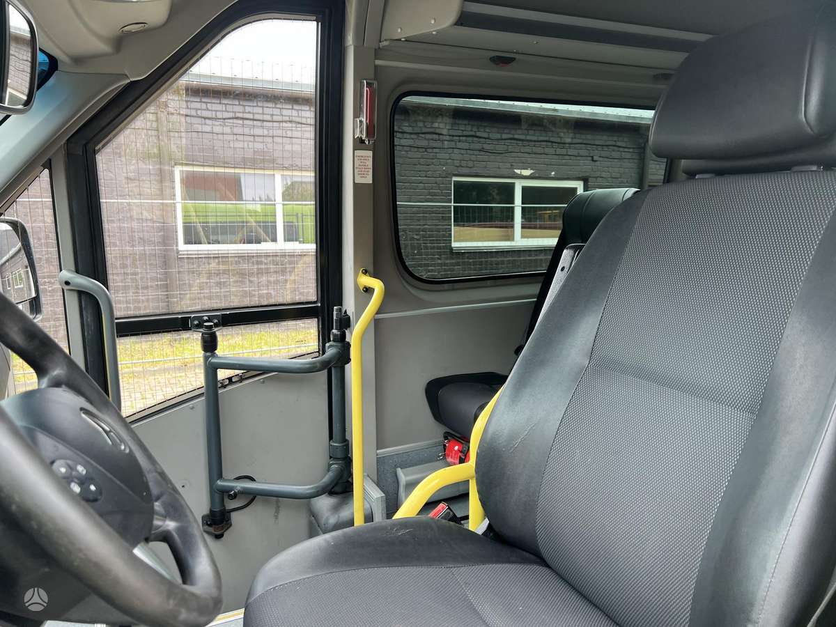 Mercedes-Benz Sprinter, passenger minibus