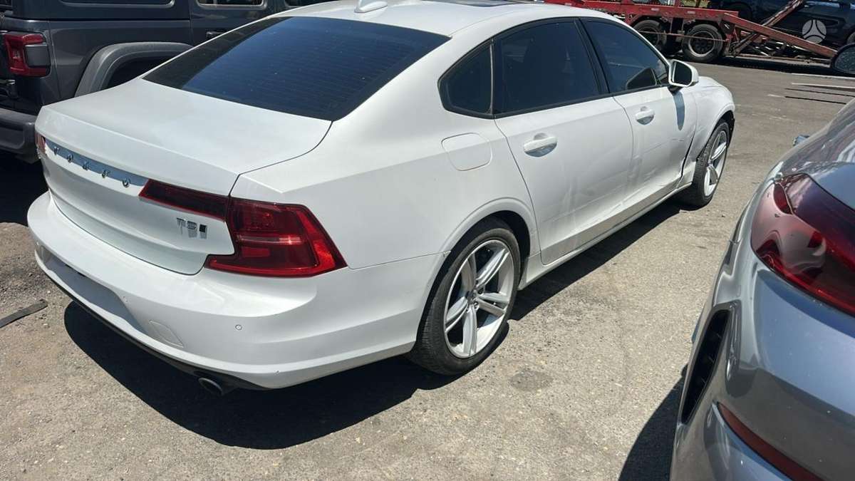 Volvo S90, 2.0 l., Седан