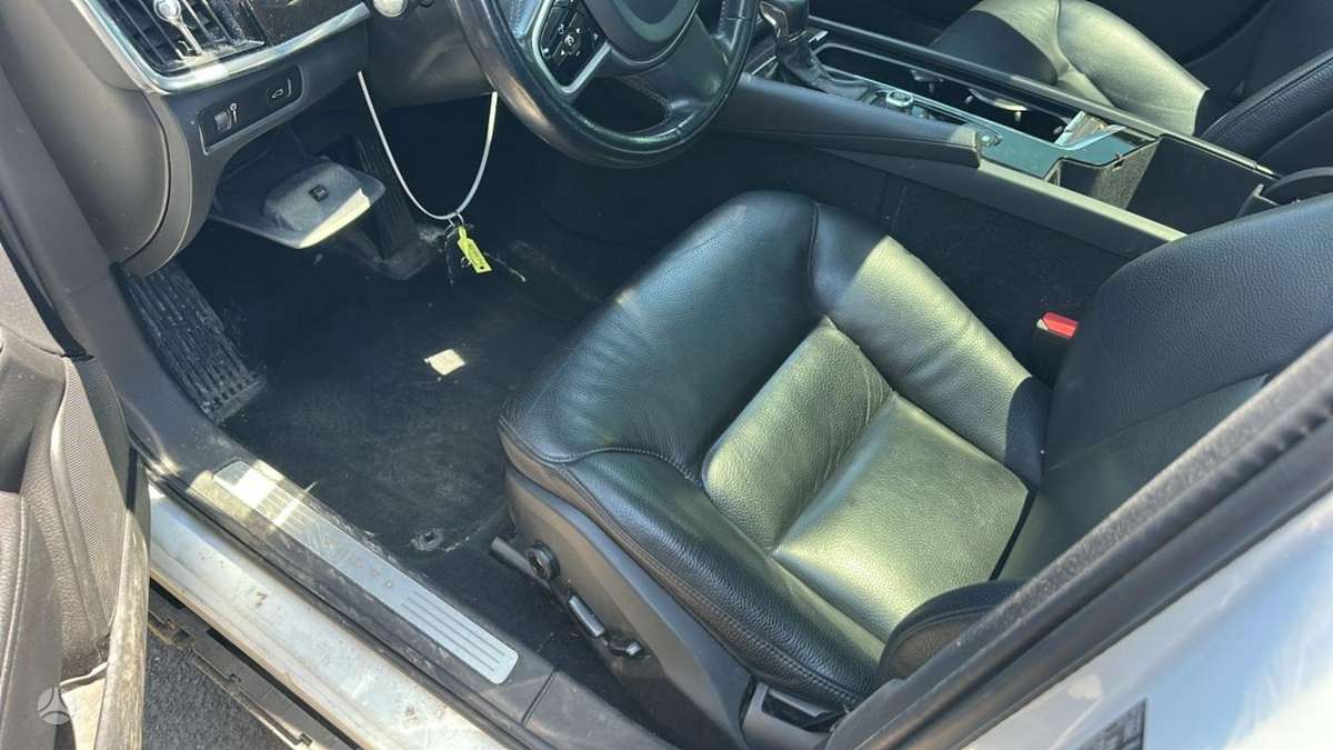 Volvo S90, 2.0 l., Седан