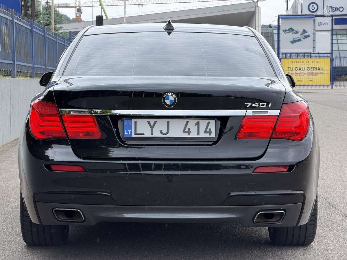 BMW 740, 3.0 l., Седан