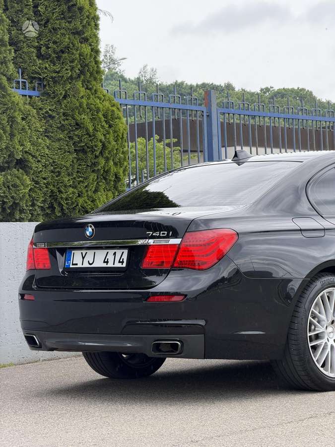 BMW 740, 3.0 l., Седан