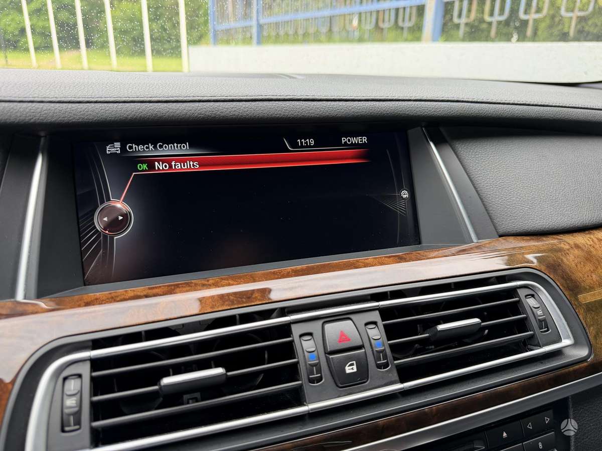 BMW 740, 3.0 l., Седан