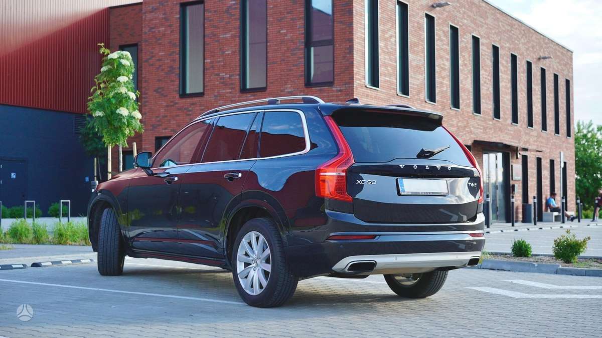 Volvo XC90, 2.0 l., off-road / crossover