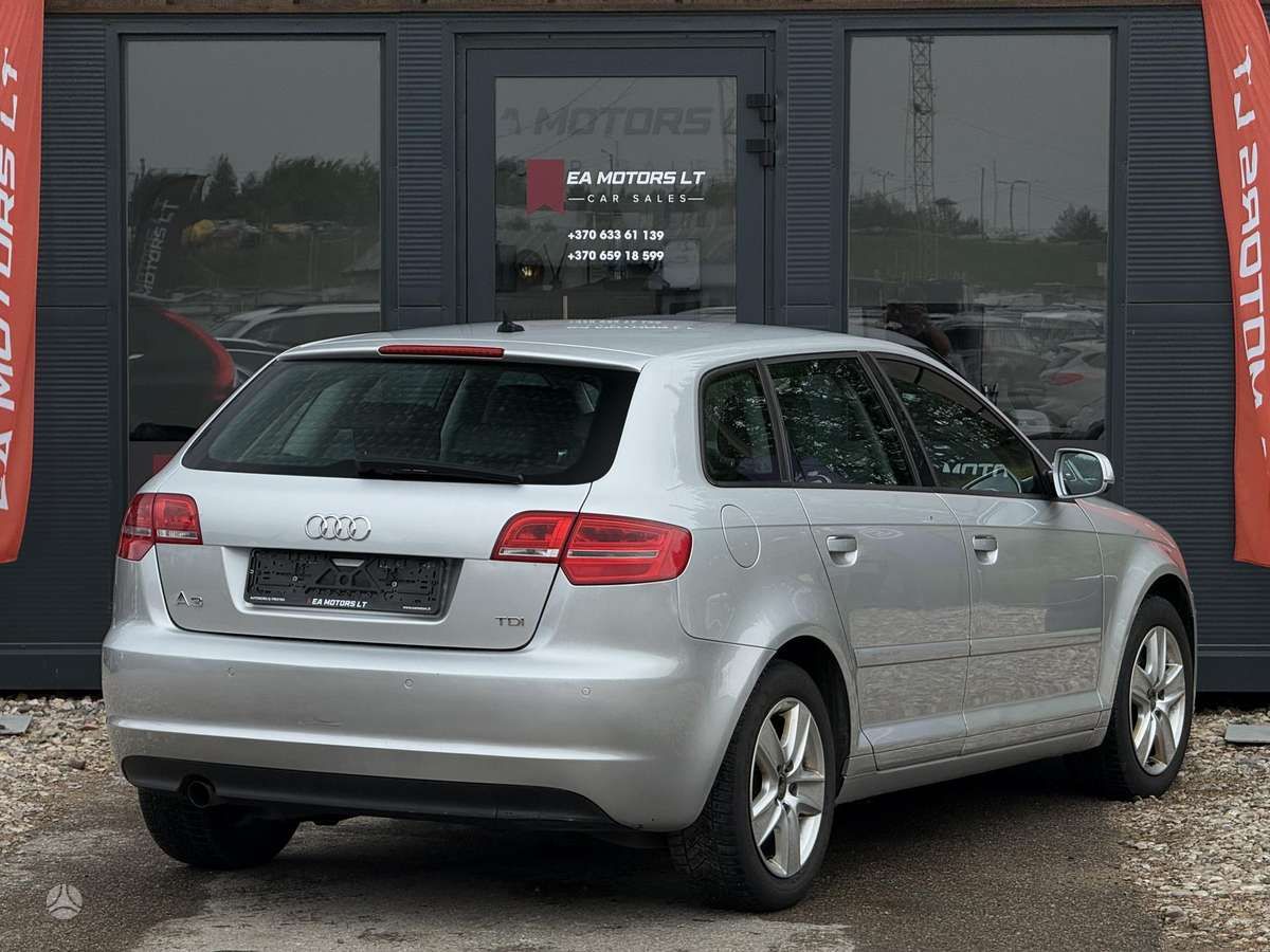 Audi A3, 1.6 l., hatchback