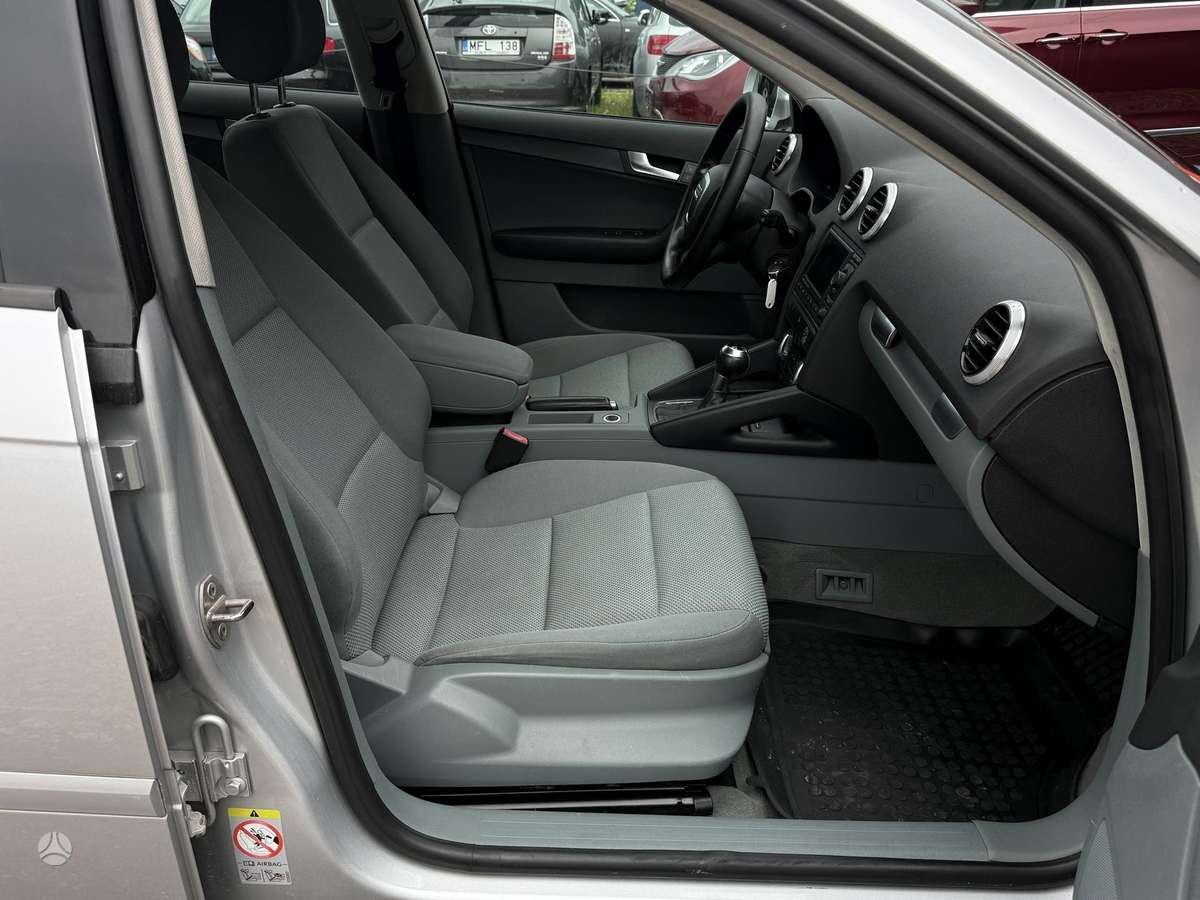 Audi A3, 1.6 l., hatchback