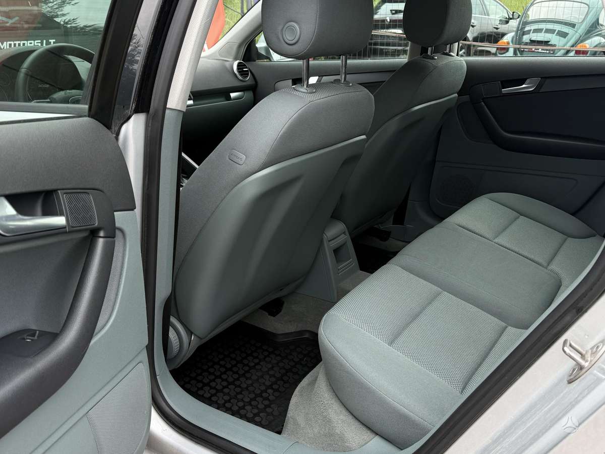 Audi A3, 1.6 l., hatchback