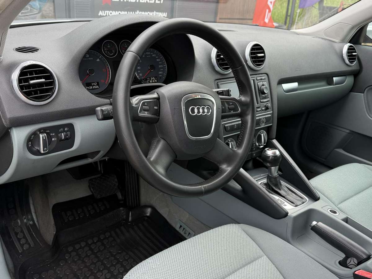 Audi A3, 1.6 l., hatchback