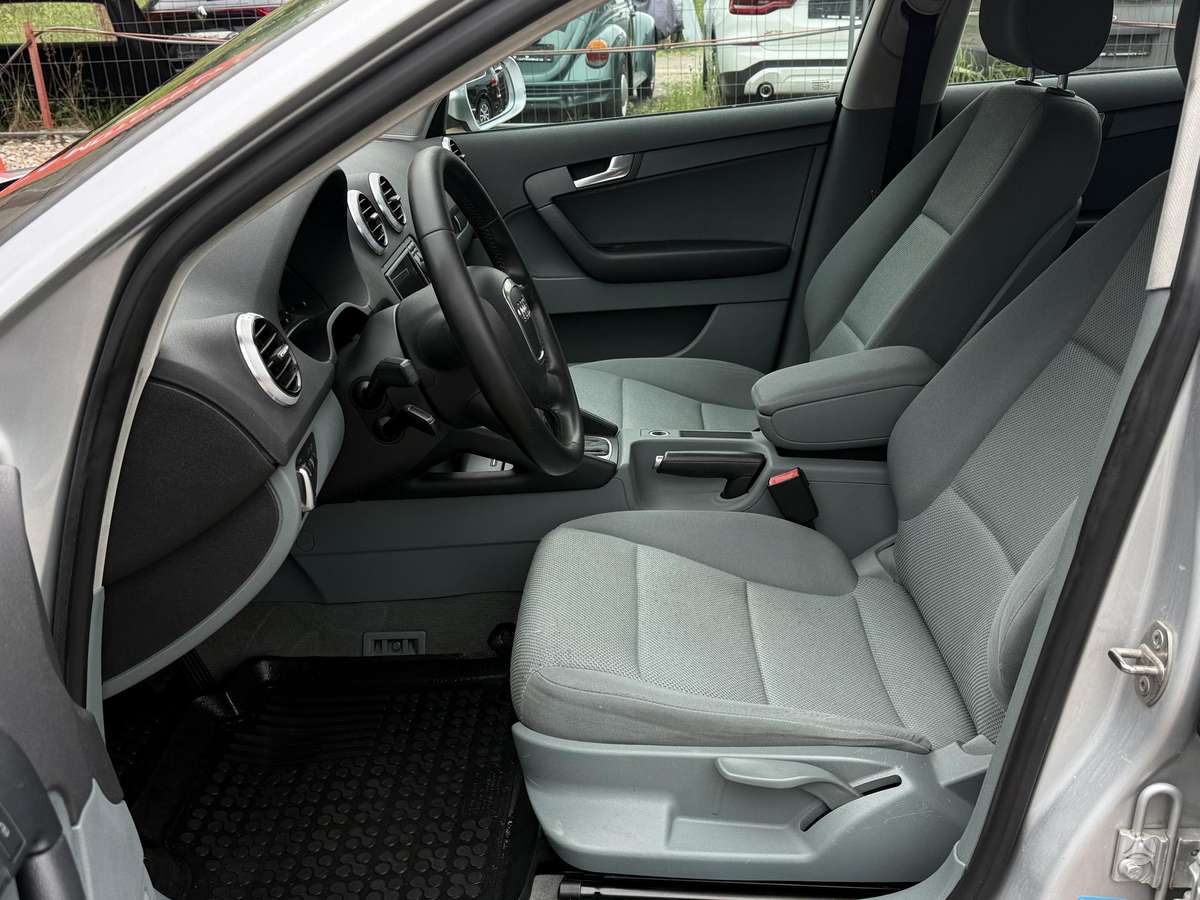 Audi A3, 1.6 l., Хэтчбек
