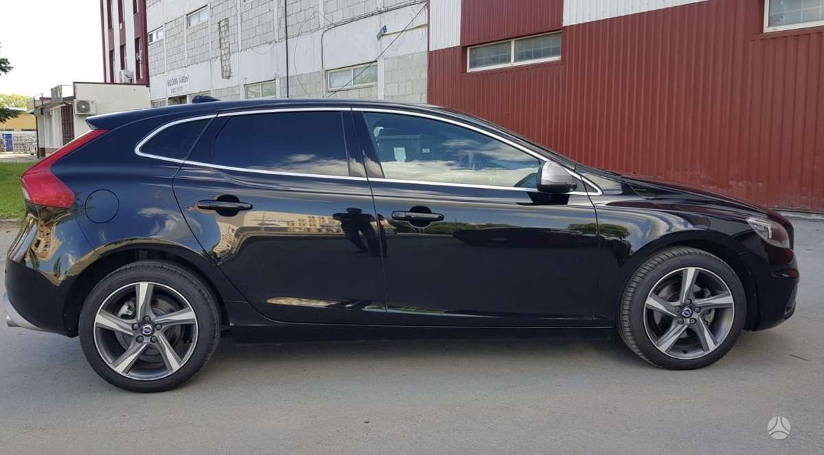 Volvo V40, 2.0 l., hatchback
