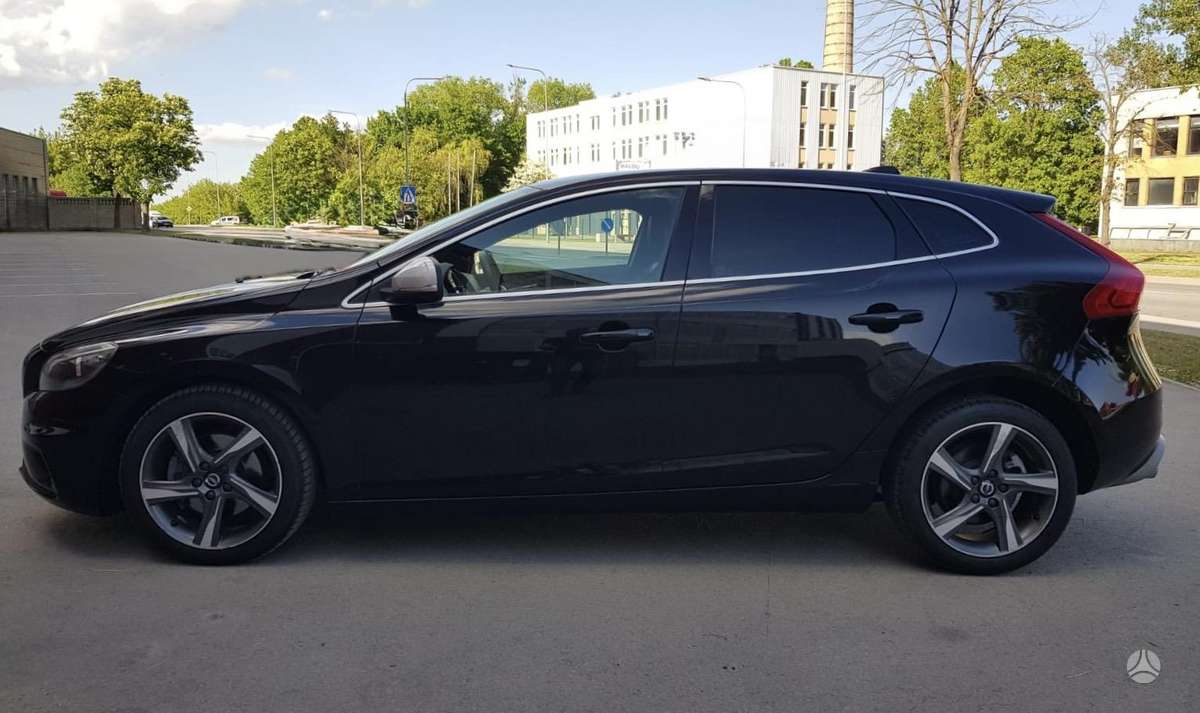 Volvo V40, 2.0 l., hatchback