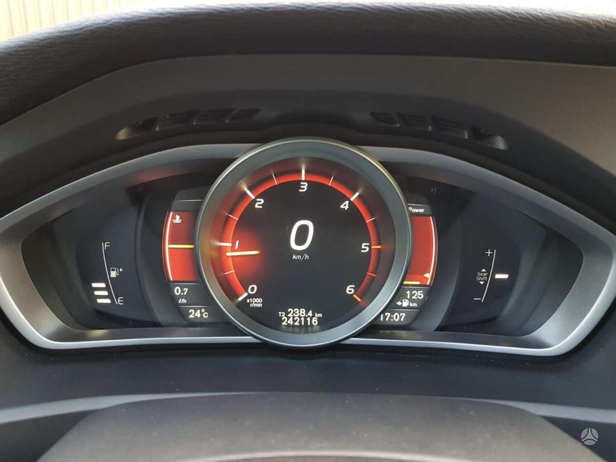 Volvo V40, 2.0 l., hatchback
