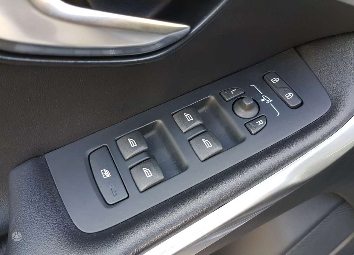 Volvo V40, 2.0 l., hatchback